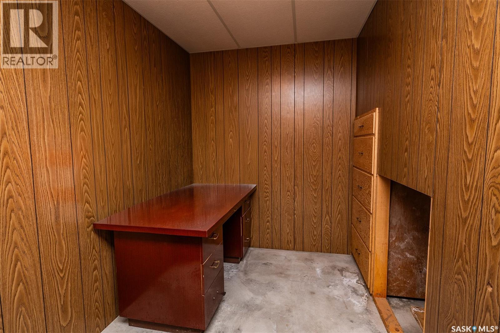301 9th STREET E - 37