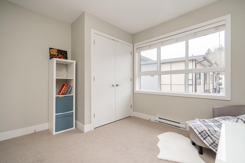 10 1938 NORTH PARALLEL ROAD, Abbotsford