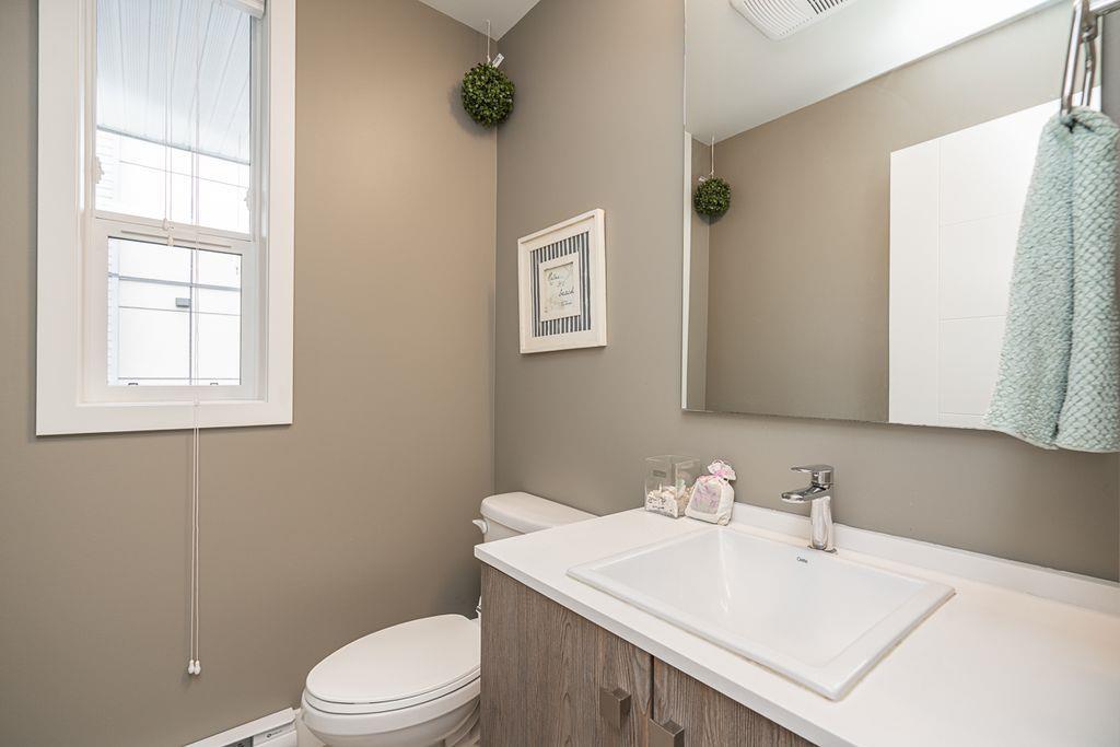 10 1938 NORTH PARALLEL ROAD, Abbotsford