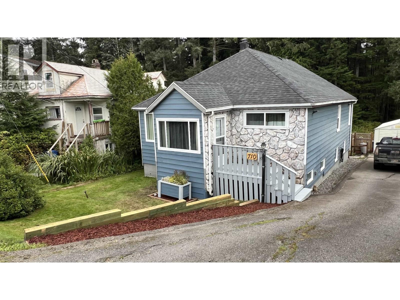 710 E 8TH AVENUE - 1