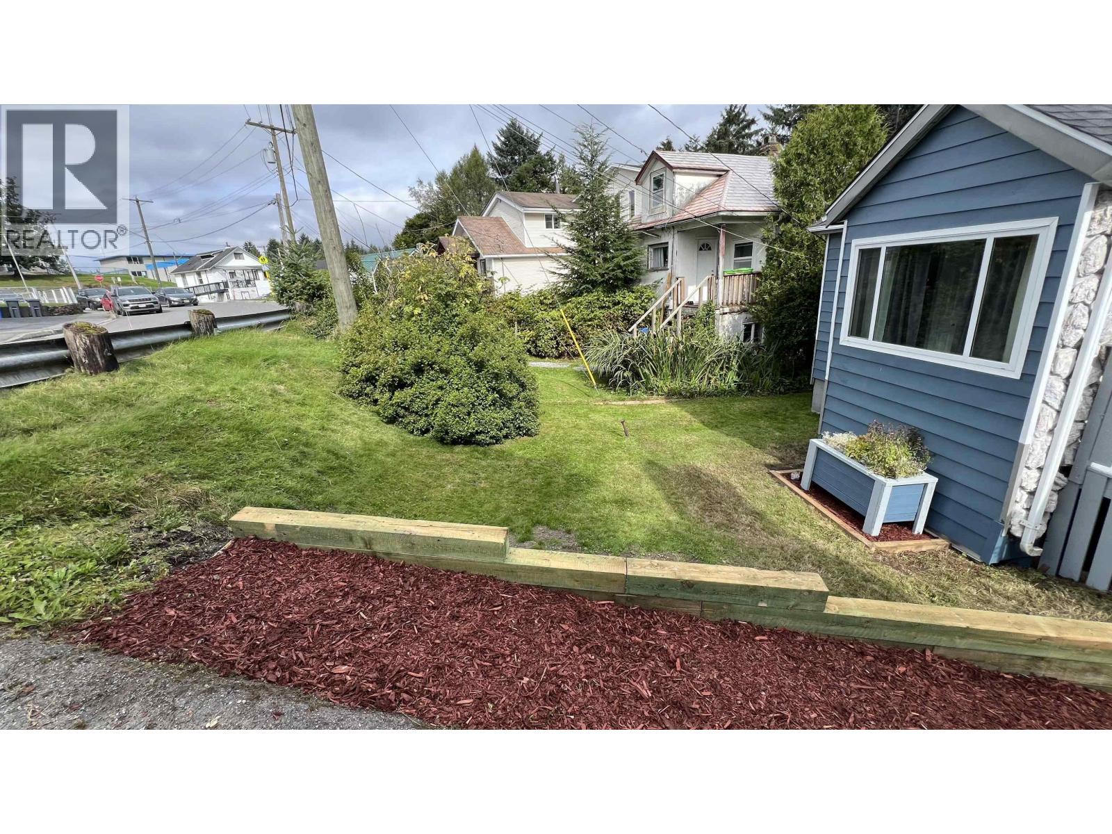 710 E 8TH AVENUE - Image 17