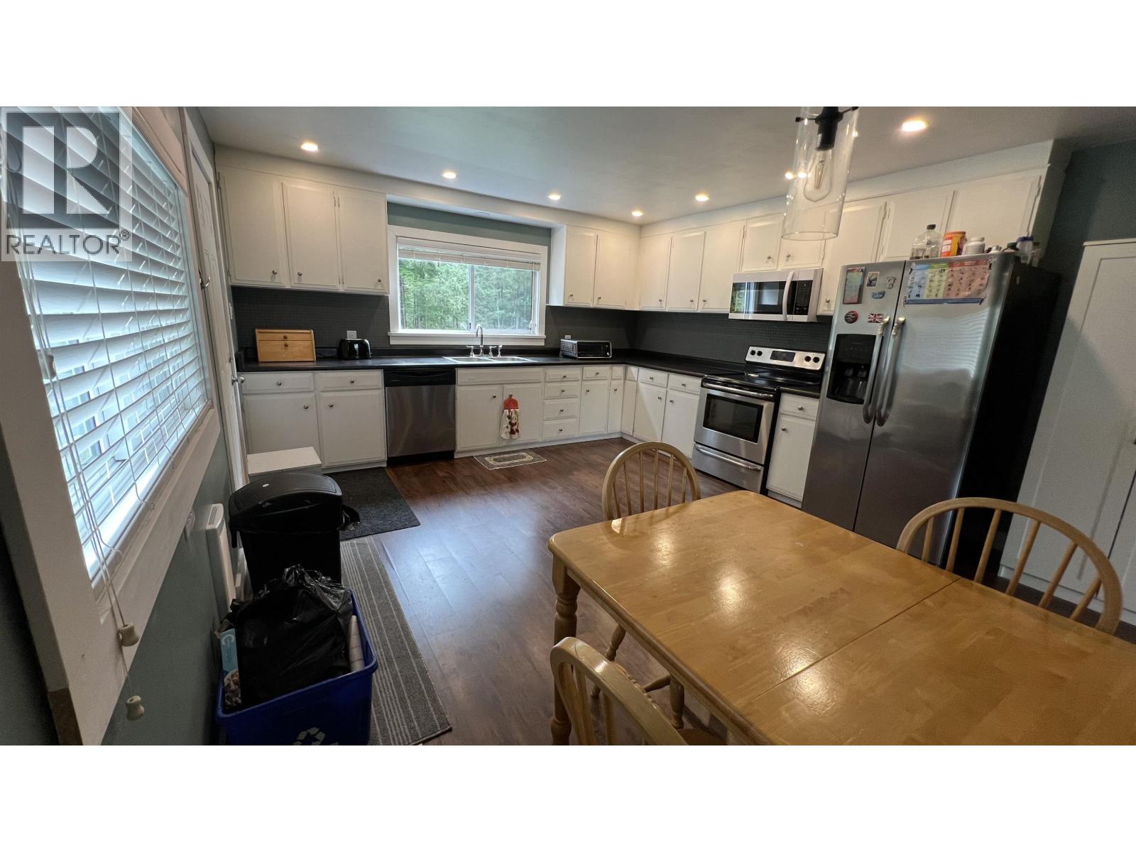 710 E 8TH AVENUE - Image 6