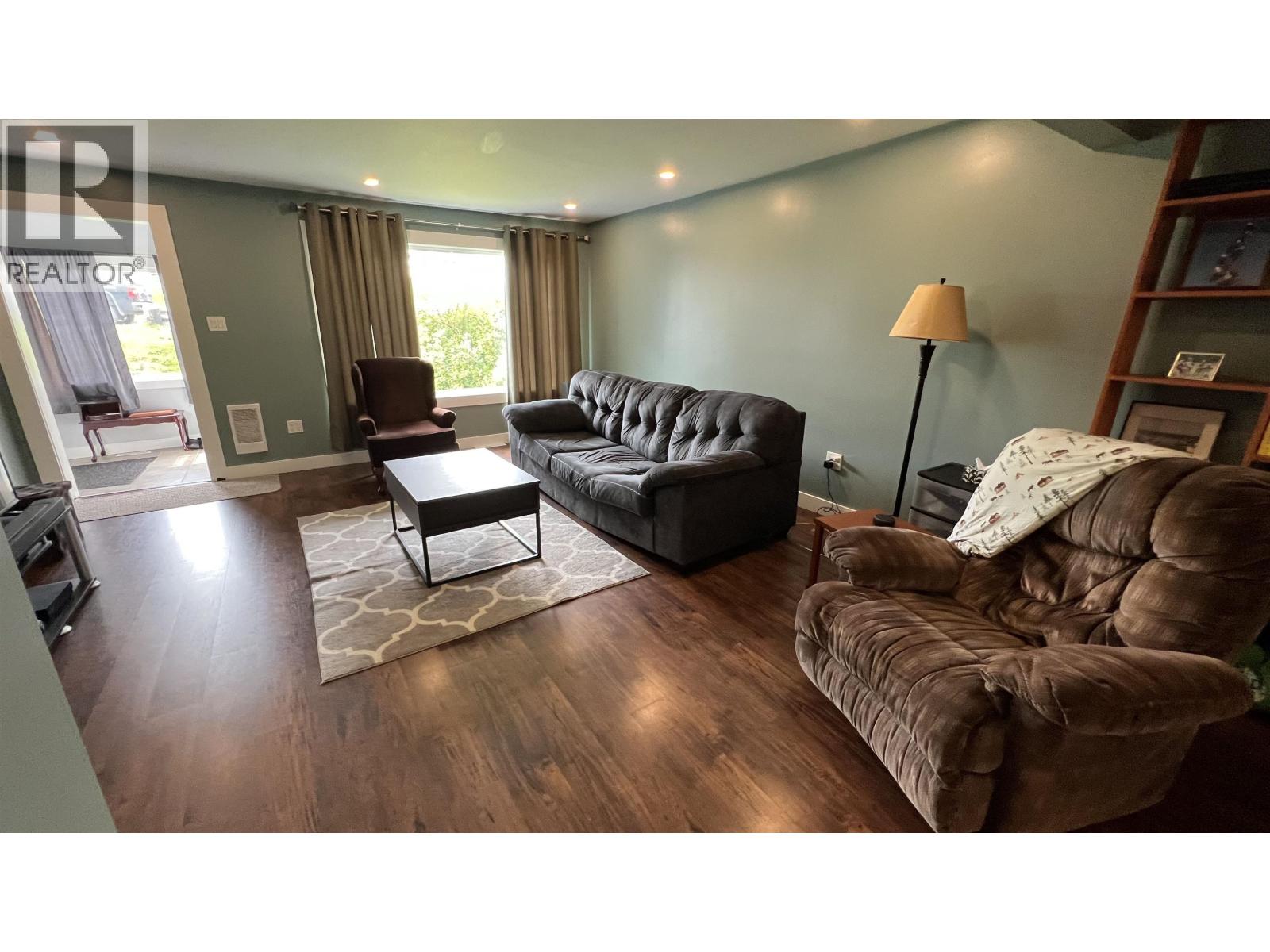 710 E 8TH AVENUE - 2