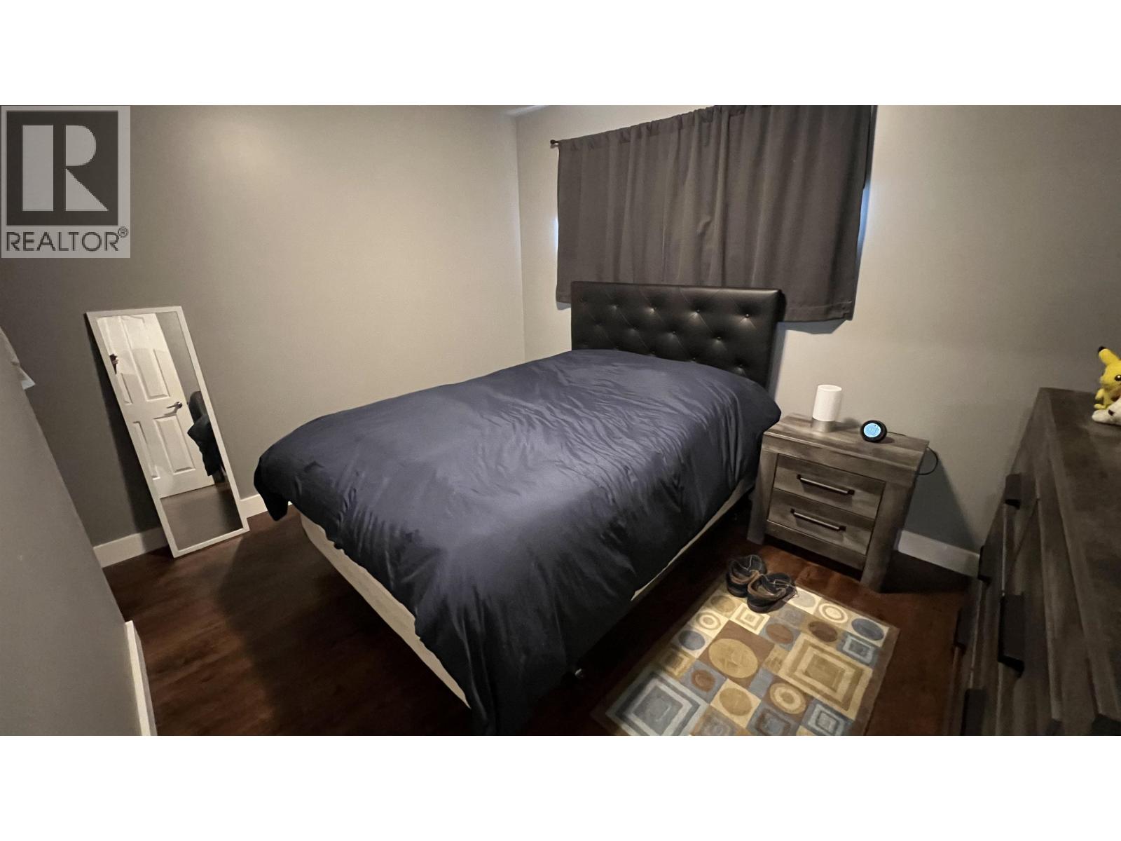 710 E 8TH AVENUE - Image 10