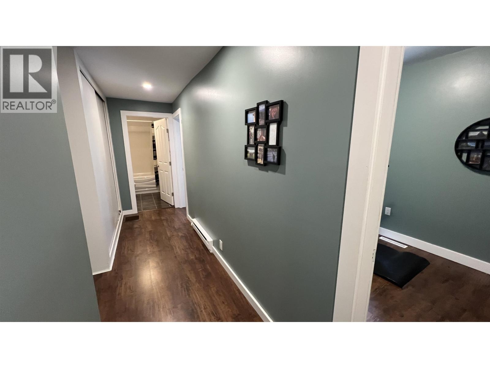 710 E 8TH AVENUE - 12