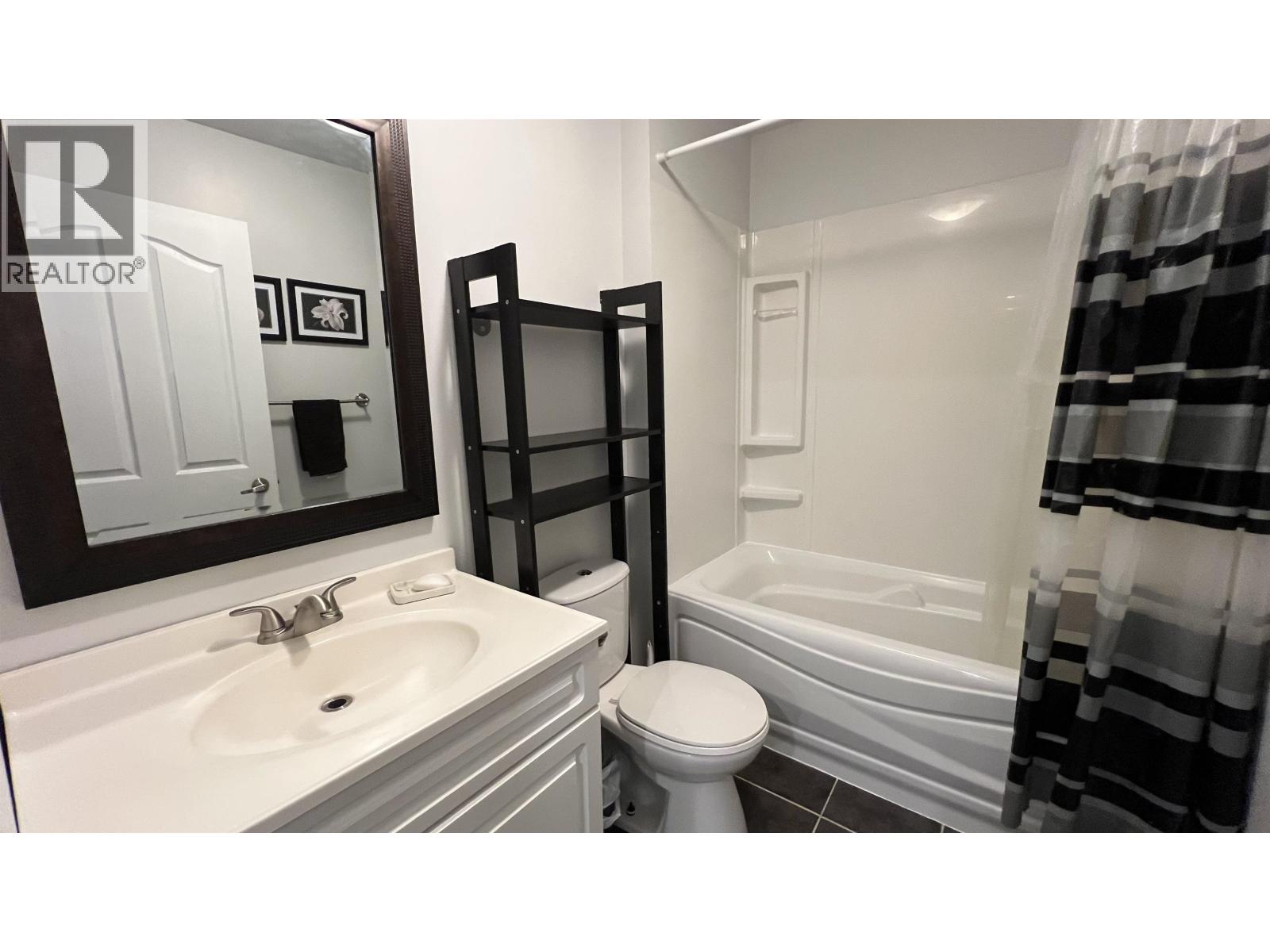 710 E 8TH AVENUE - 11