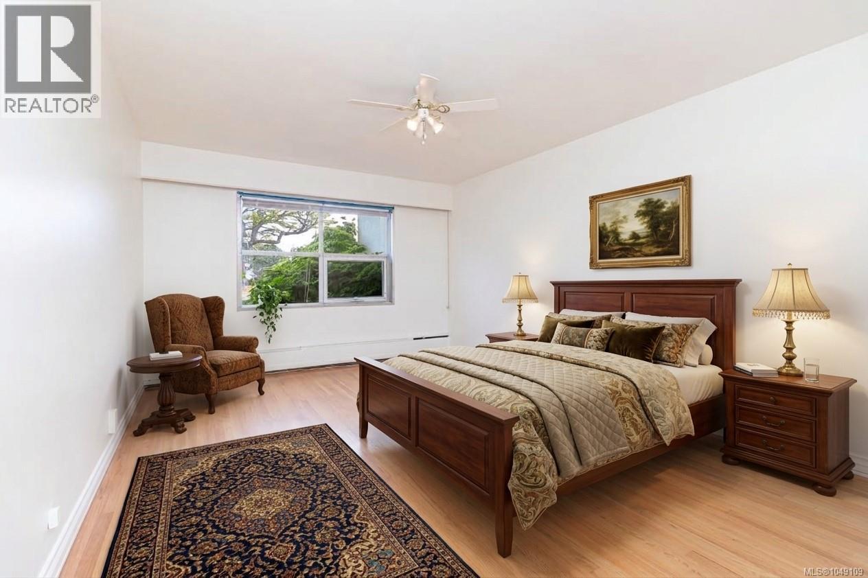 #102 1318 Beach Dr - 15