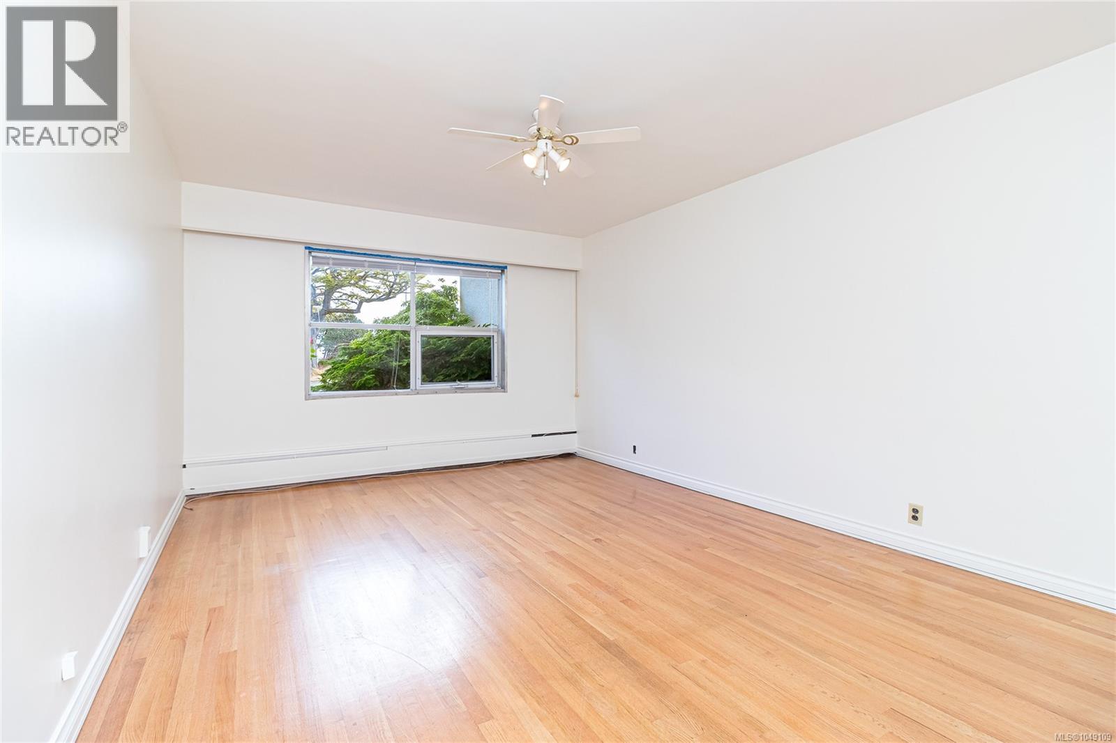 #102 1318 Beach Dr - 14