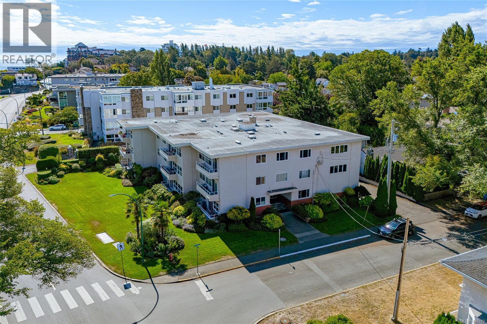 #102 1318 Beach Dr - 29