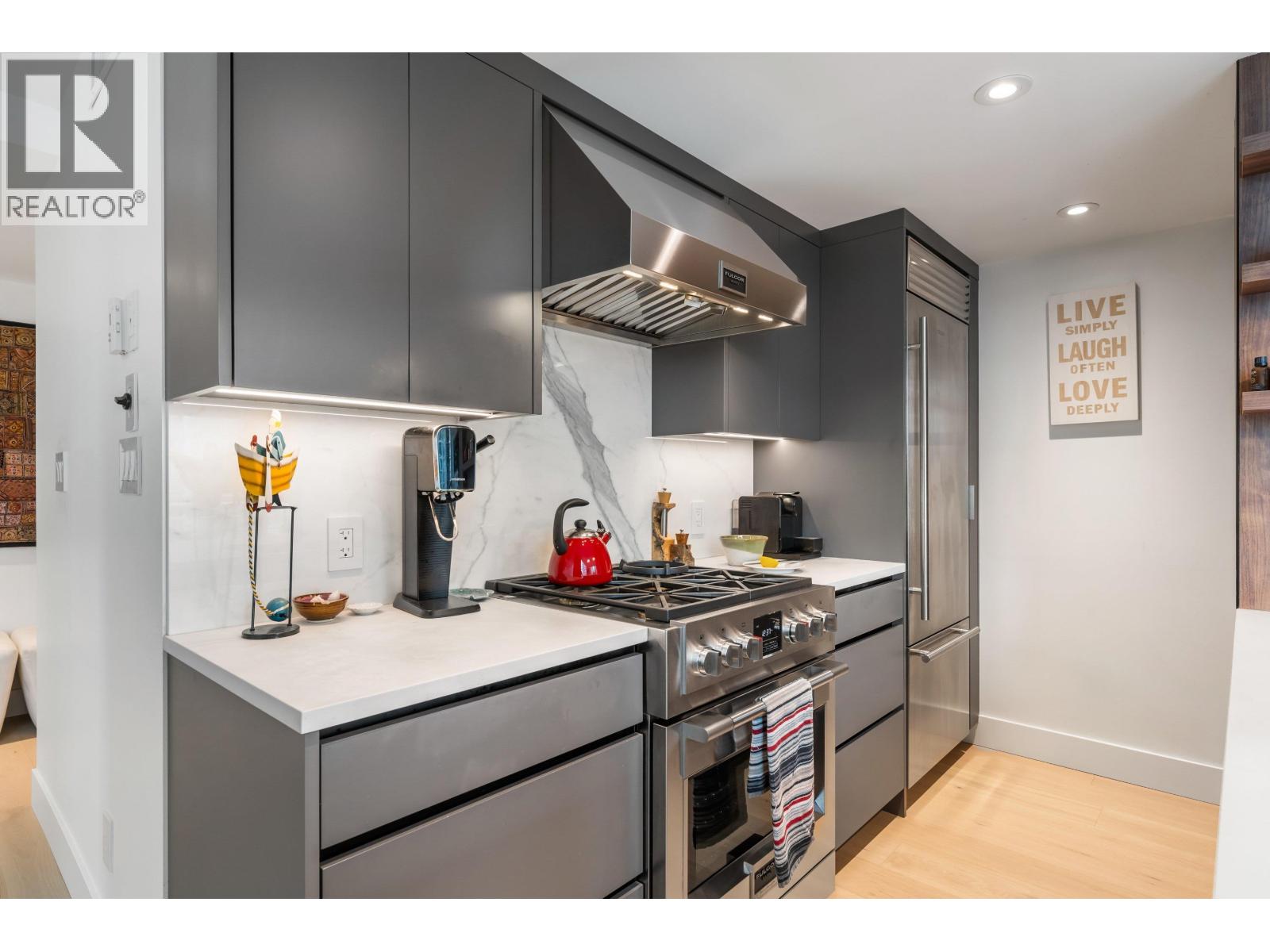 807 590 NICOLA STREET, Vancouver