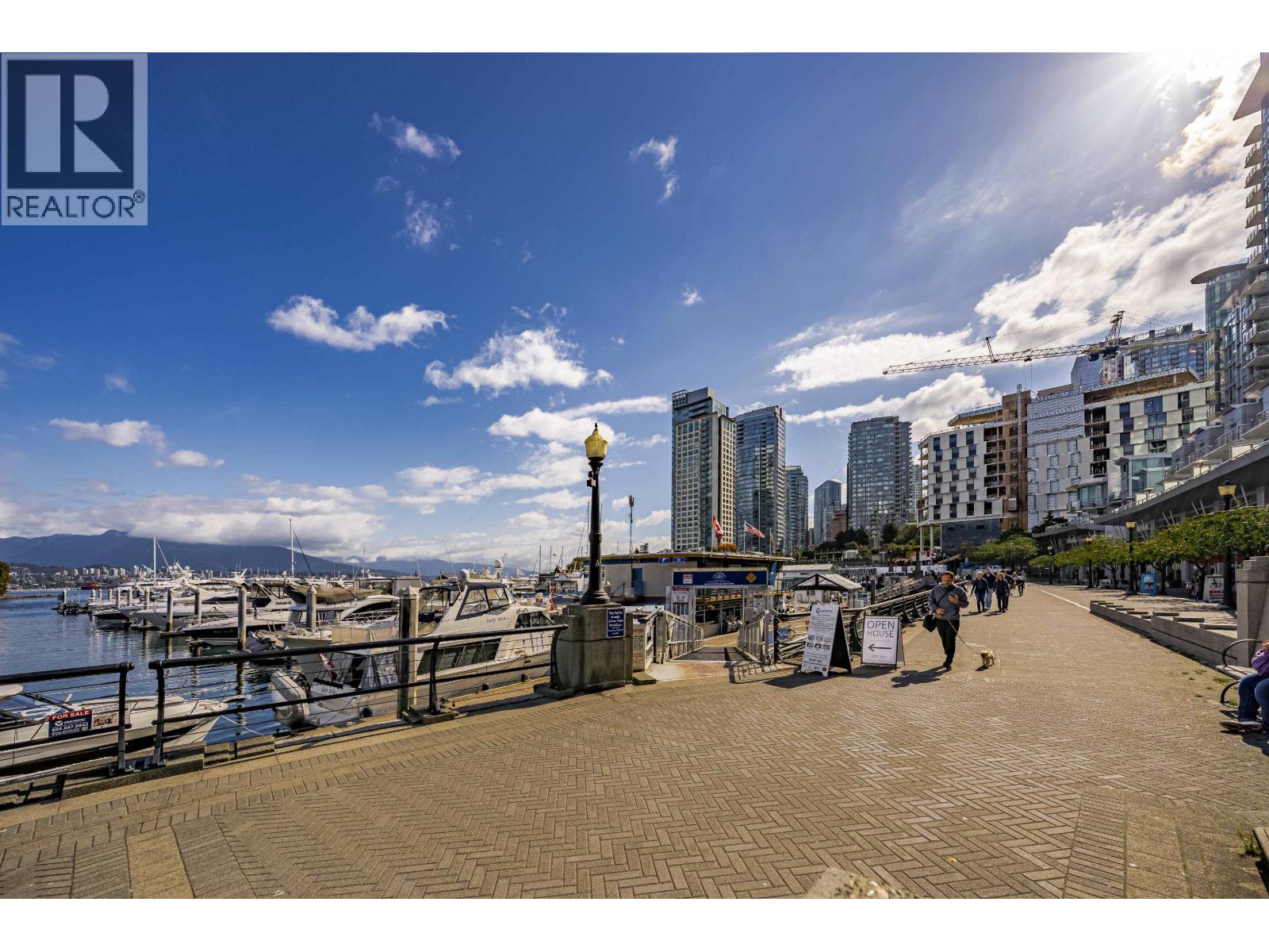 807 590 NICOLA STREET, Vancouver