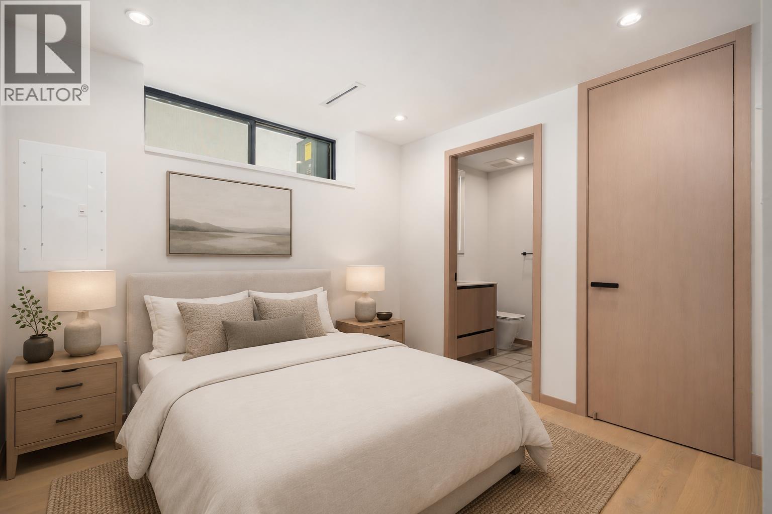 2 1448 E 30TH AVENUE, Vancouver
