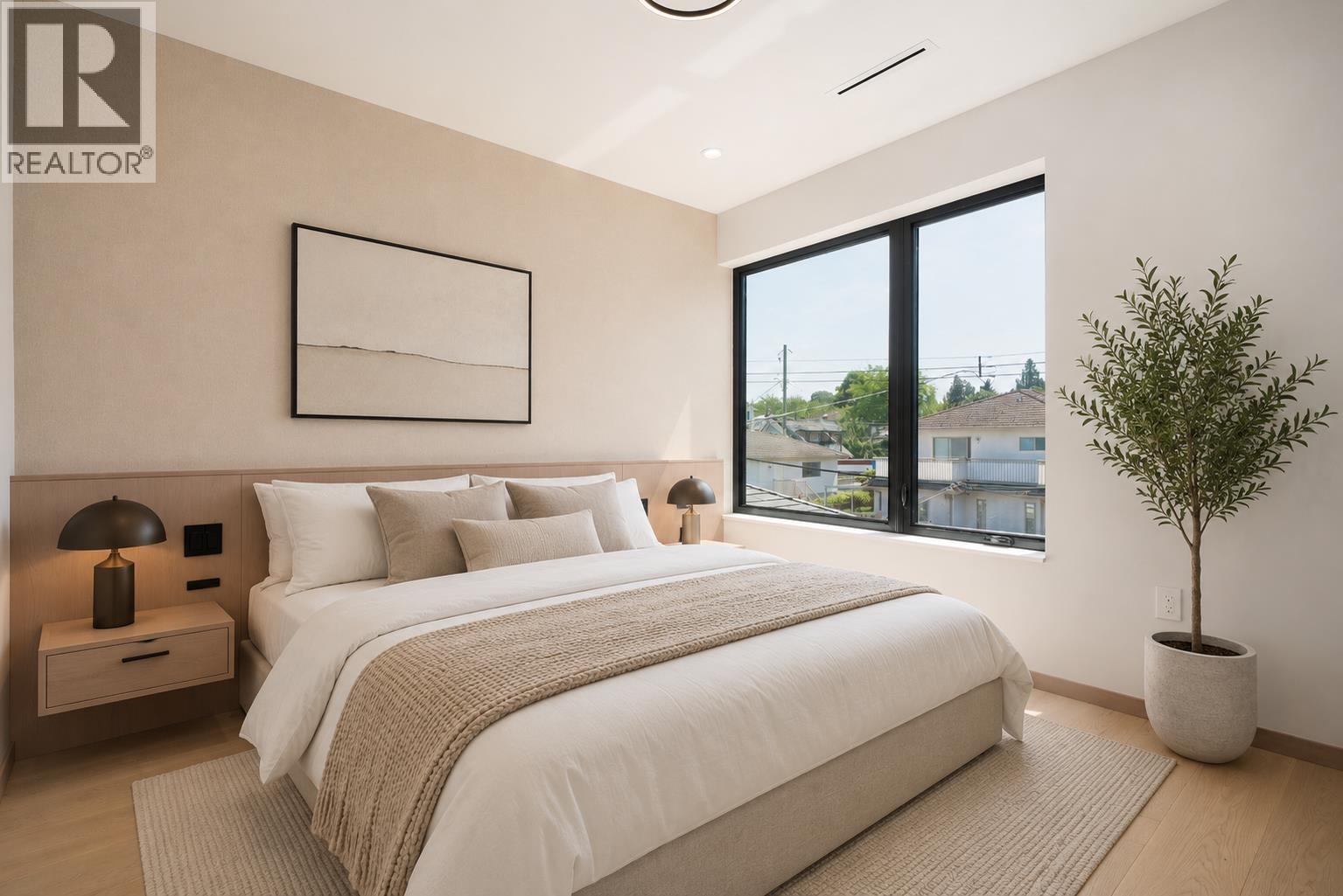 2 1448 E 30TH AVENUE, Vancouver