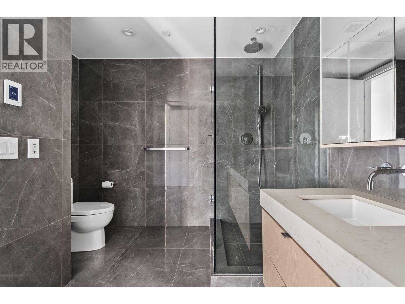 303 633 W KING EDWARD AVENUE, Vancouver