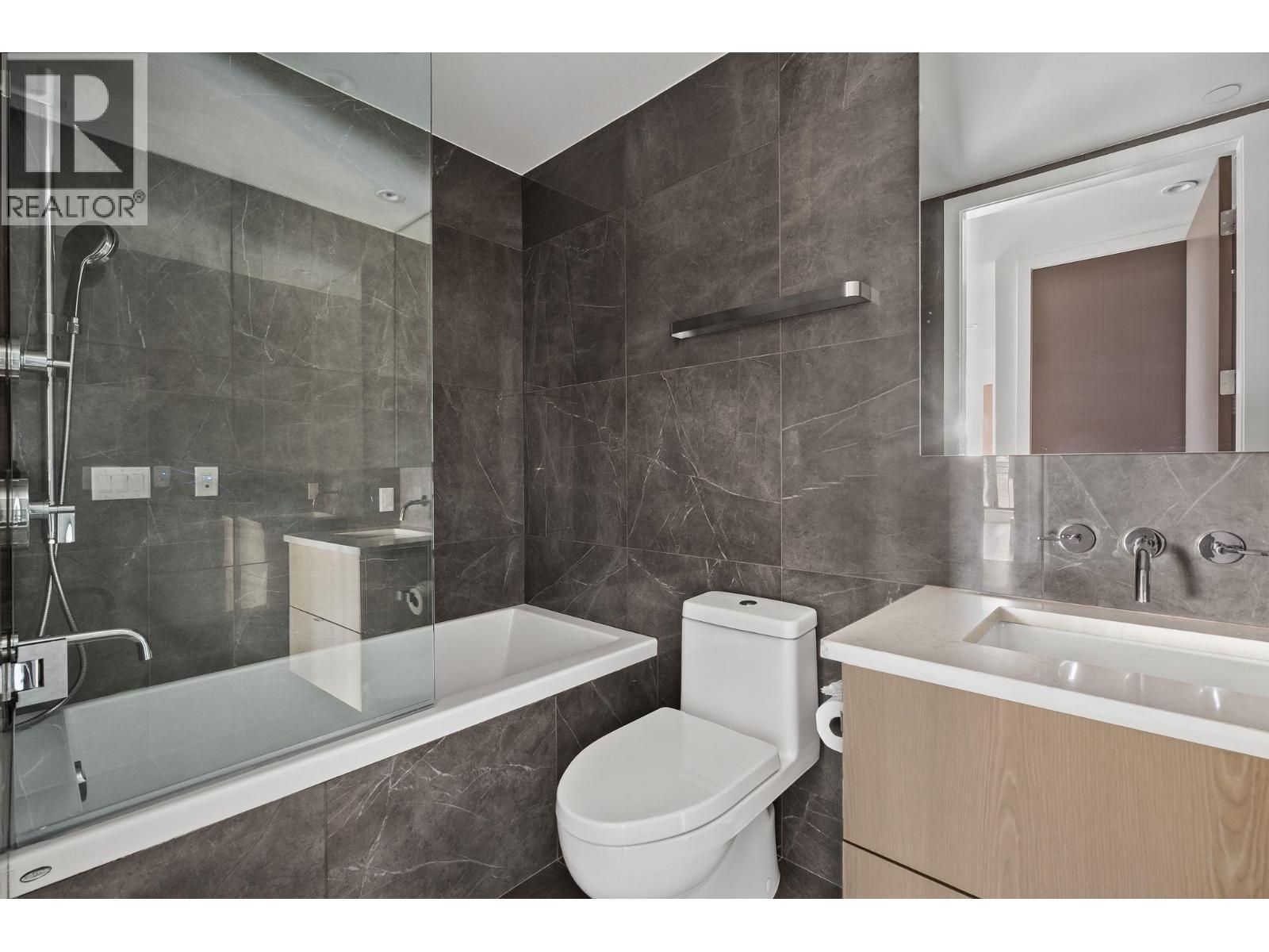 303 633 W KING EDWARD AVENUE, Vancouver