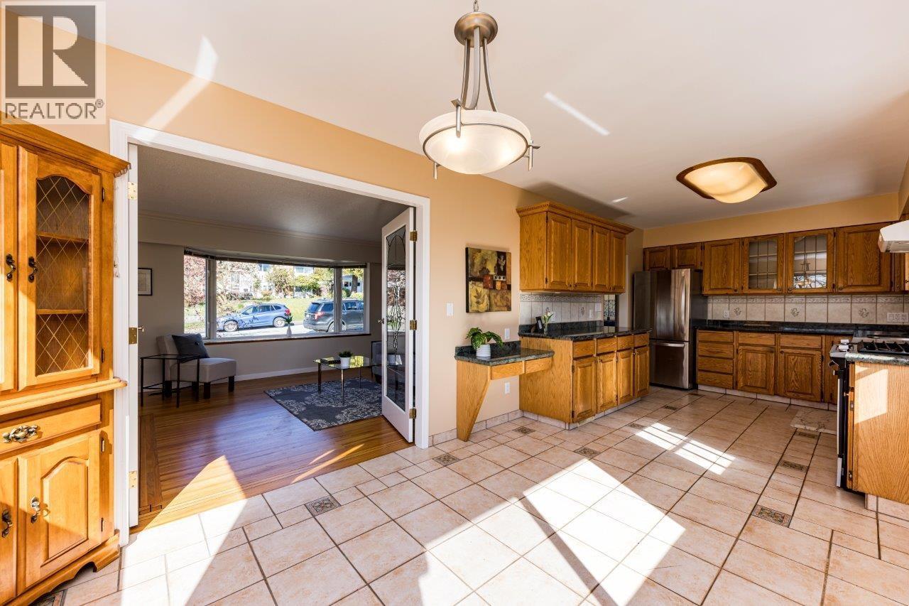 2094 VIEWLYNN DRIVE, North Vancouver — photo 7