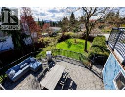 2094 Viewlynn Drive, North Vancouver, BC V7J2W8 Photo 16