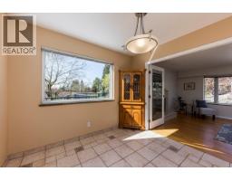 2094 Viewlynn Drive, North Vancouver, BC V7J2W8 Photo 23