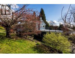 2094 Viewlynn Drive, North Vancouver, BC V7J2W8 Photo 38