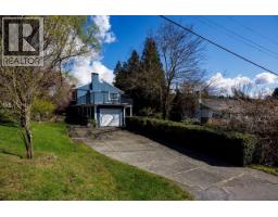2094 Viewlynn Drive, North Vancouver, BC V7J2W8 Photo 39