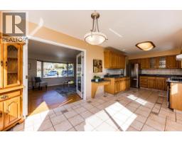 2094 Viewlynn Drive, North Vancouver, BC V7J2W8 Photo 7