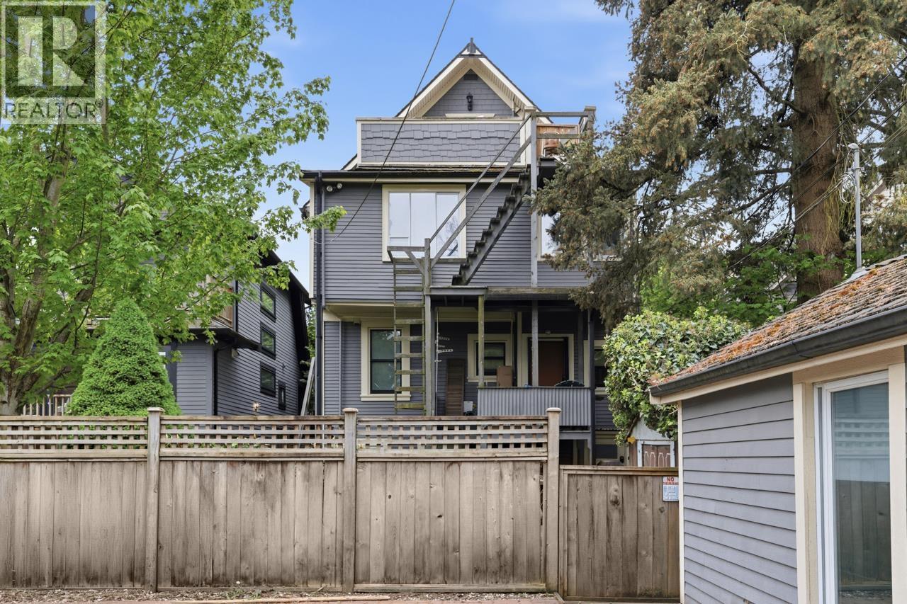 21 E 22ND AVENUE, Vancouver
