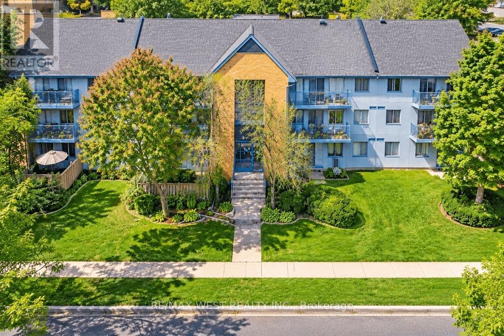 Photo of 65 Trailwood Drive