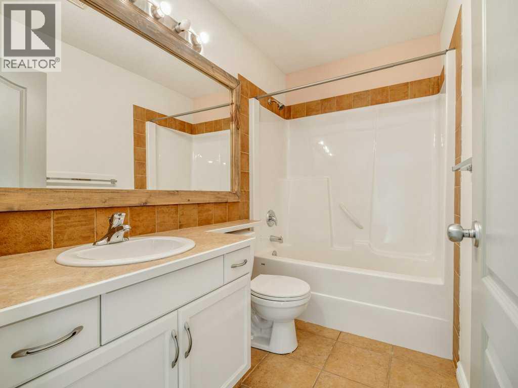 269 Keystone Lane W photo 16