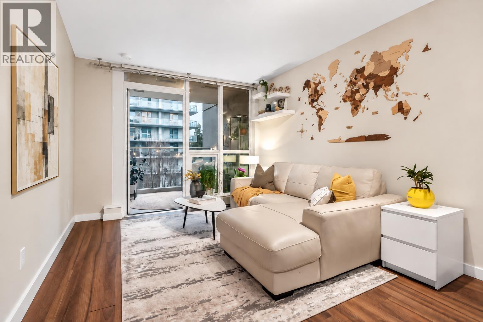 413 135 E 17 STREET, North Vancouver — photo 4