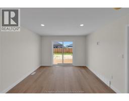 Foyer - 240 Ironwood Trail, Chatham, ON N7M0V6 Photo 8