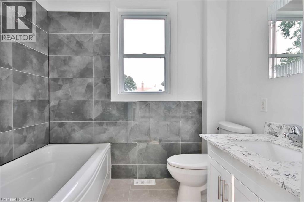 549 WATERLOO Street Unit# Upper, Hamilton — photo 5