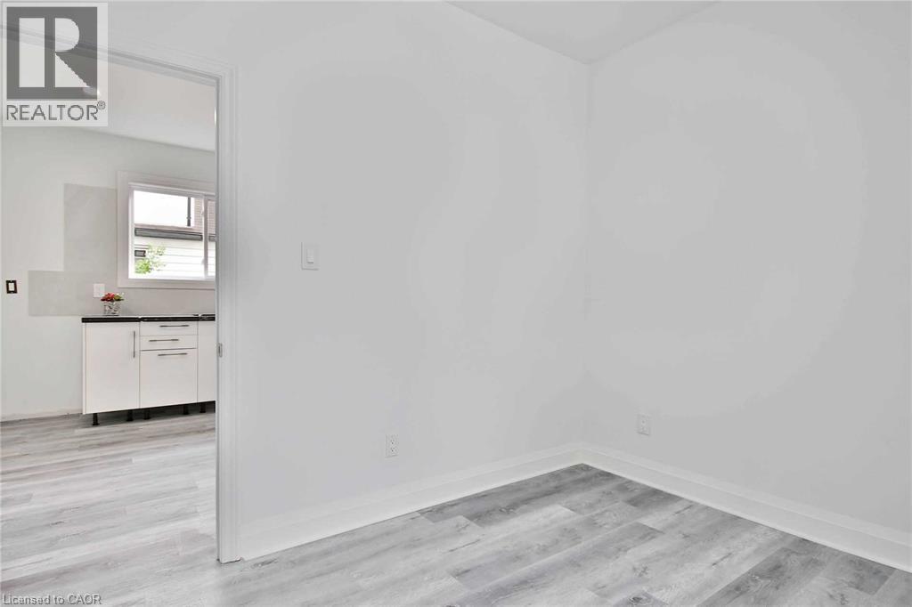 549 WATERLOO Street Unit# Upper, Hamilton — photo 4