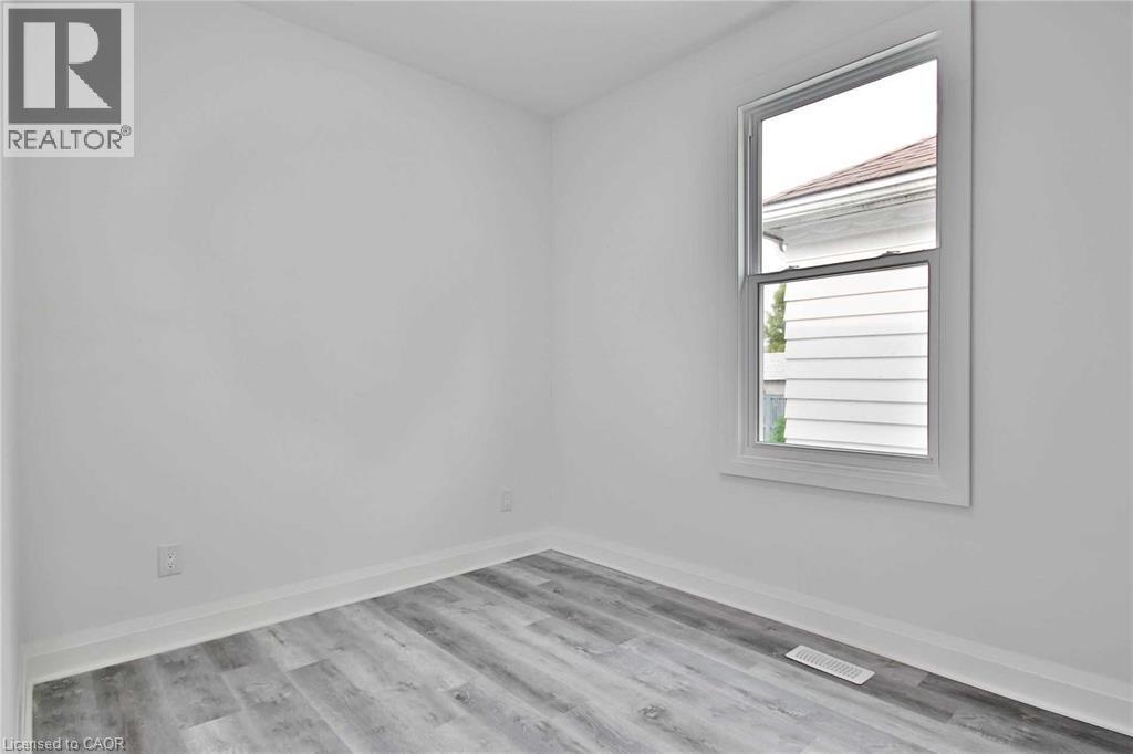 549 WATERLOO Street Unit# Upper, Hamilton — photo 3