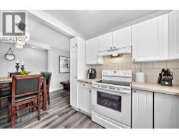 Bedroom - 33, 175 Manora Place, Calgary, AB T2A4P6 Photo 8