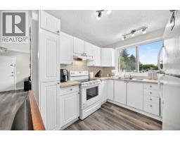 Primary Bedroom - 33, 175 Manora Place, Calgary, AB T2A4P6 Photo 6