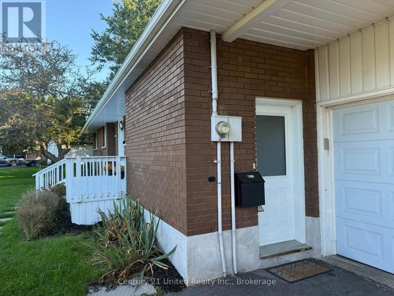 44 HAMILTON AVENUE - 4