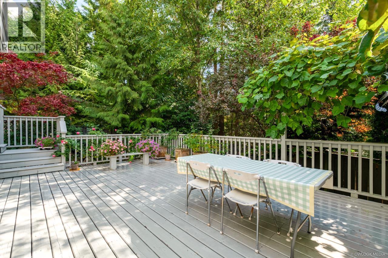 22 MAPLE COURT, Port Moody