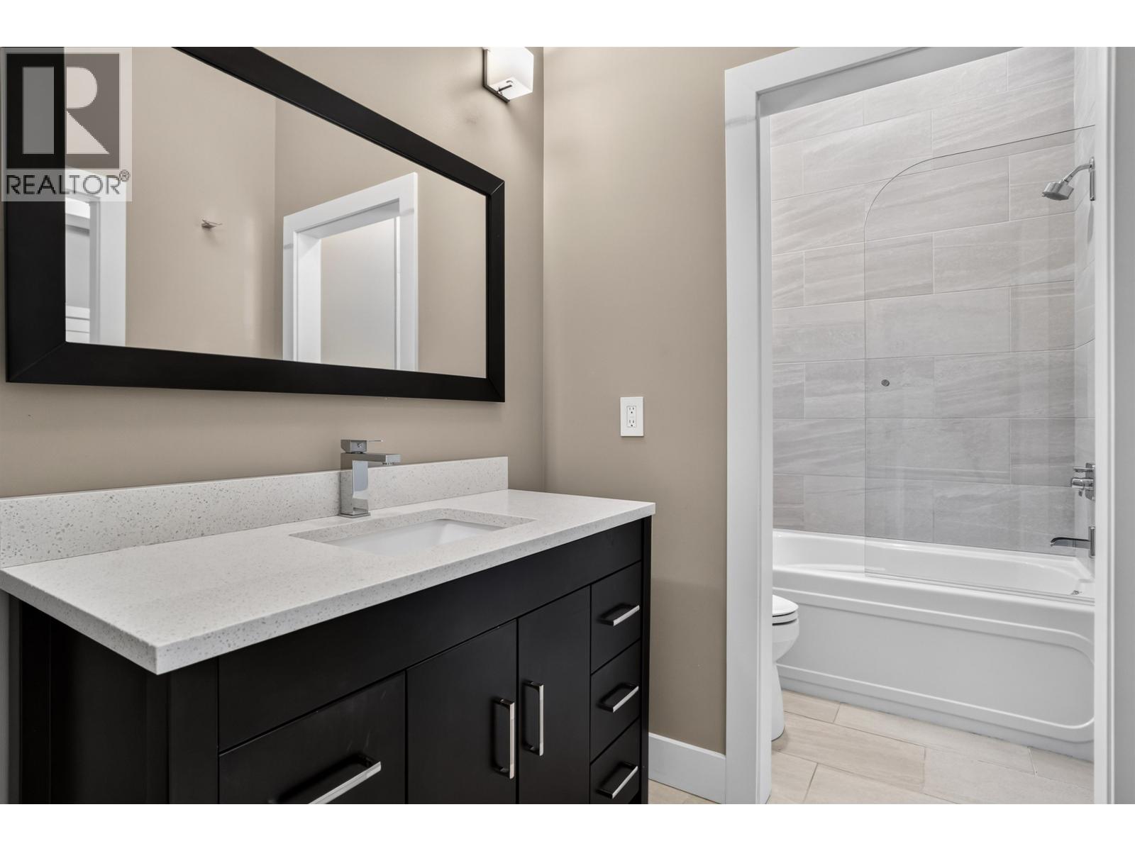 2388 PATRICIA AVENUE, Port Coquitlam