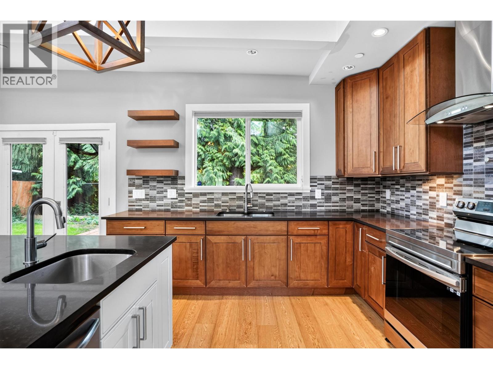 2388 PATRICIA AVENUE, Port Coquitlam