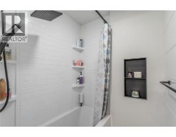 1559 Duncan Court, Kelowna, BC V1P1L2 Photo 23