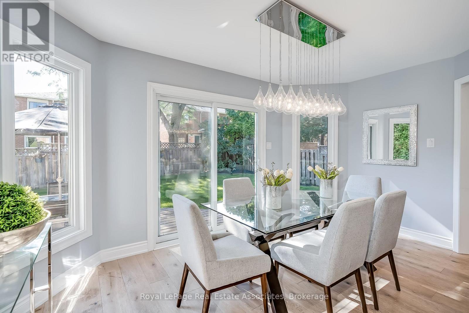 1542 HOLLYWELL AVENUE - 11
