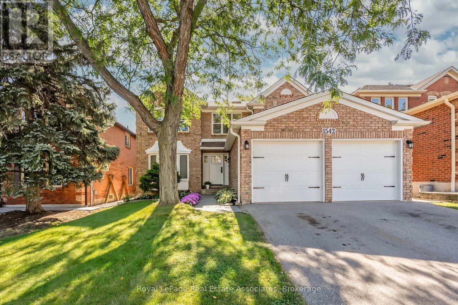 1542 HOLLYWELL AVENUE - 2