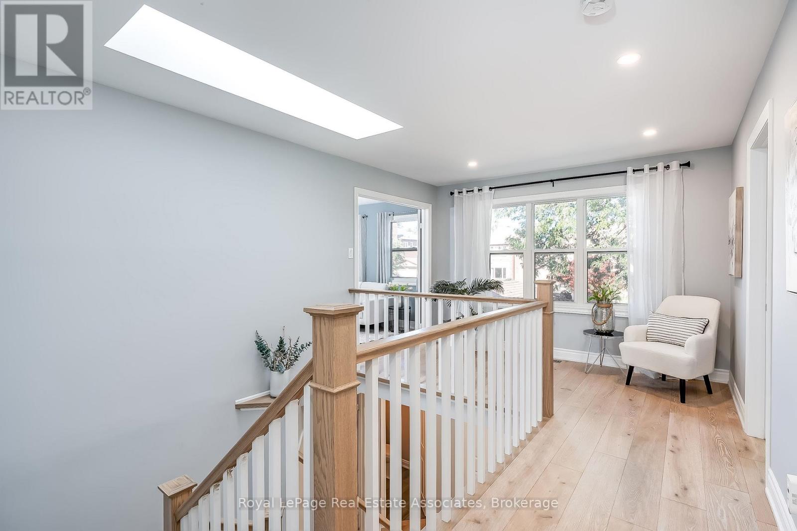 1542 HOLLYWELL AVENUE - 29