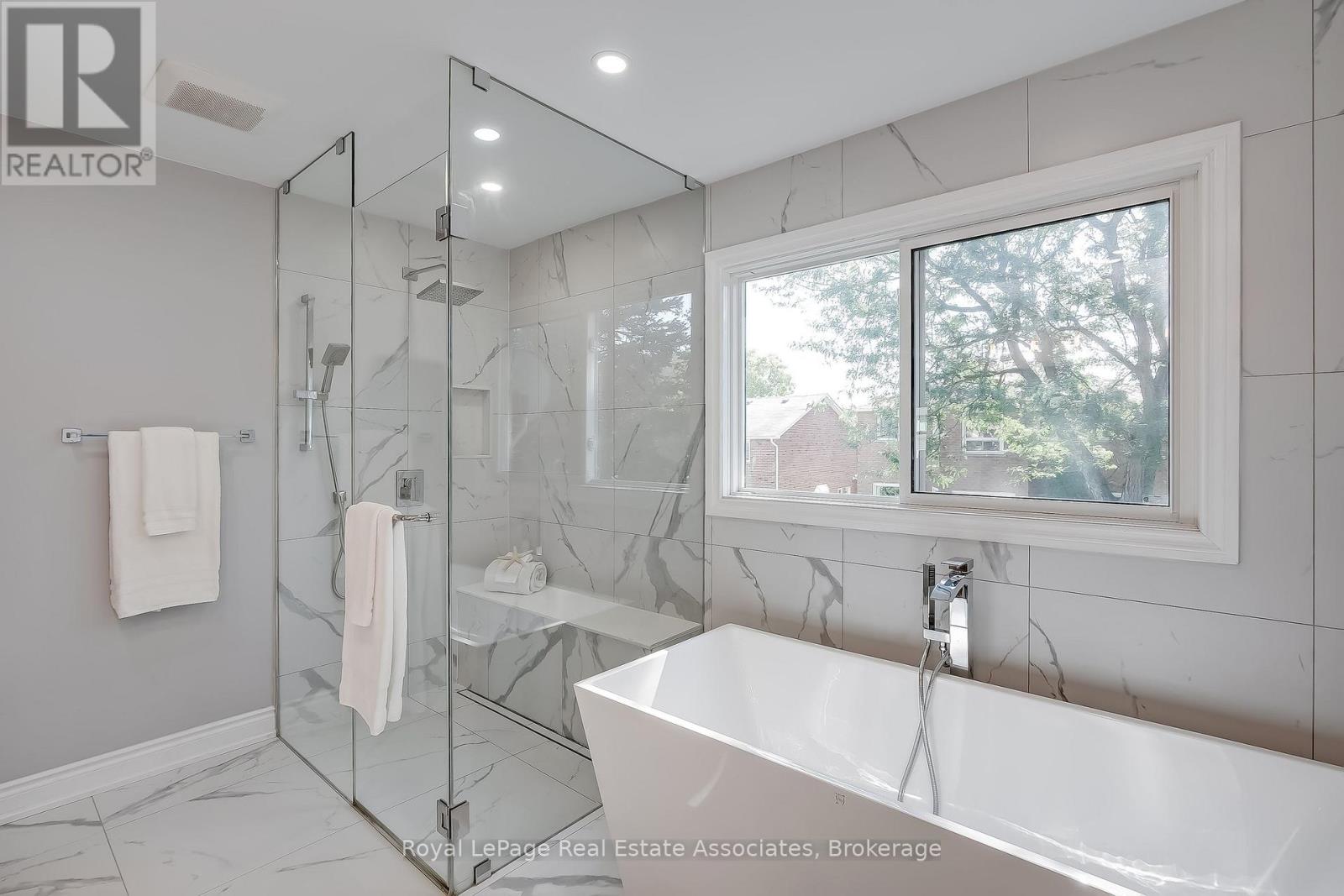 1542 HOLLYWELL AVENUE - Image 39