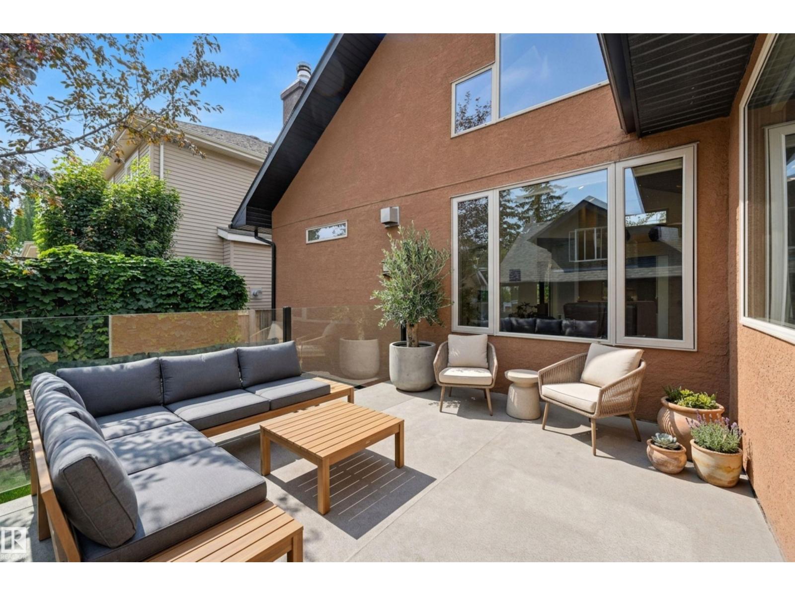 10427 134 ST NW - 10
