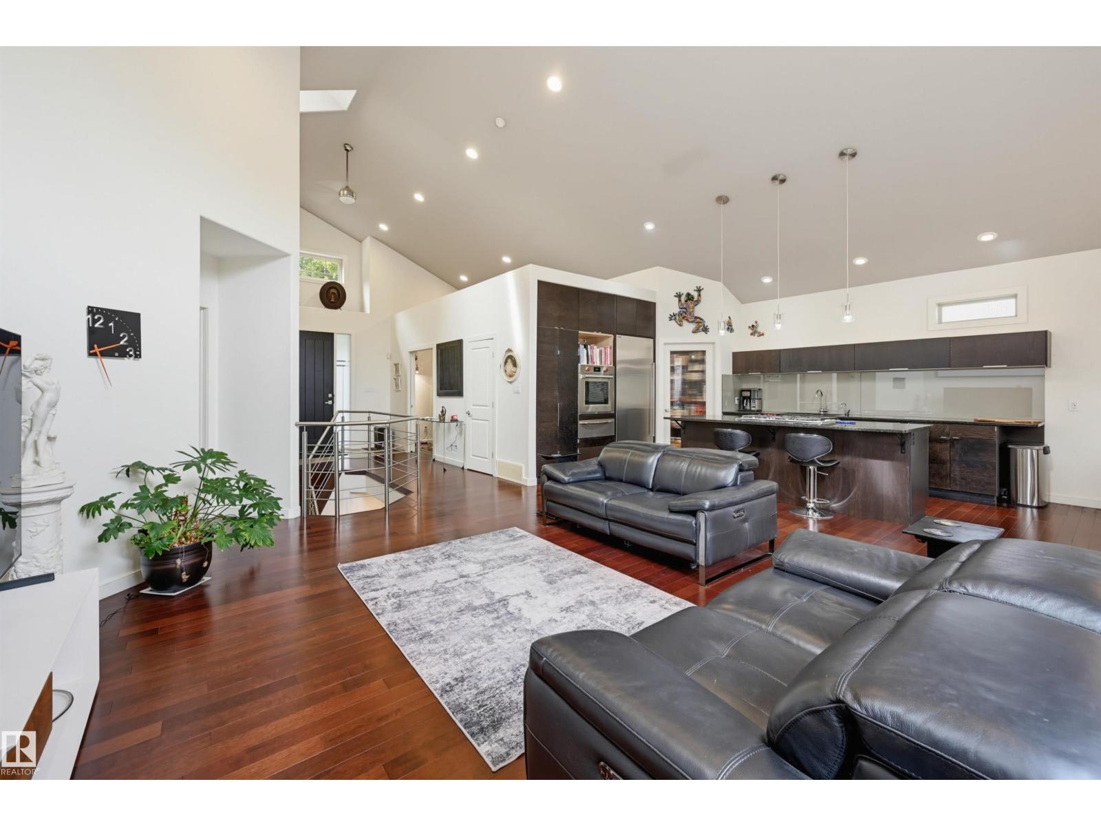 10427 134 ST NW - 13