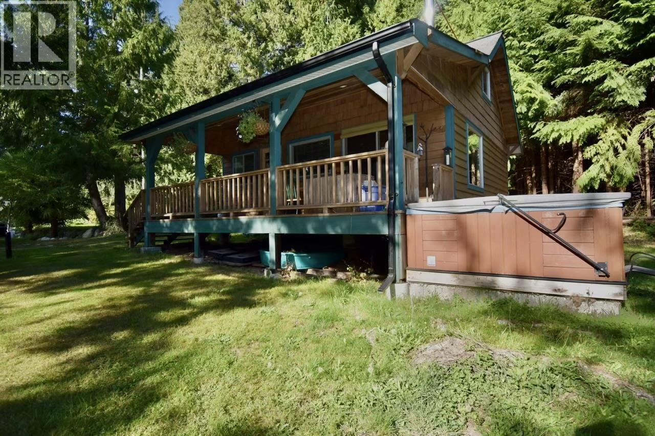 2703 ROBINSON ROAD, Roberts Creek