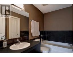 Den - 6 Elgin Meadows Road Se, Calgary, AB T2Z0S1 Photo 17