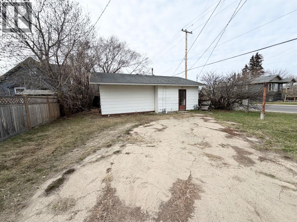 9516 102 Avenue - 14