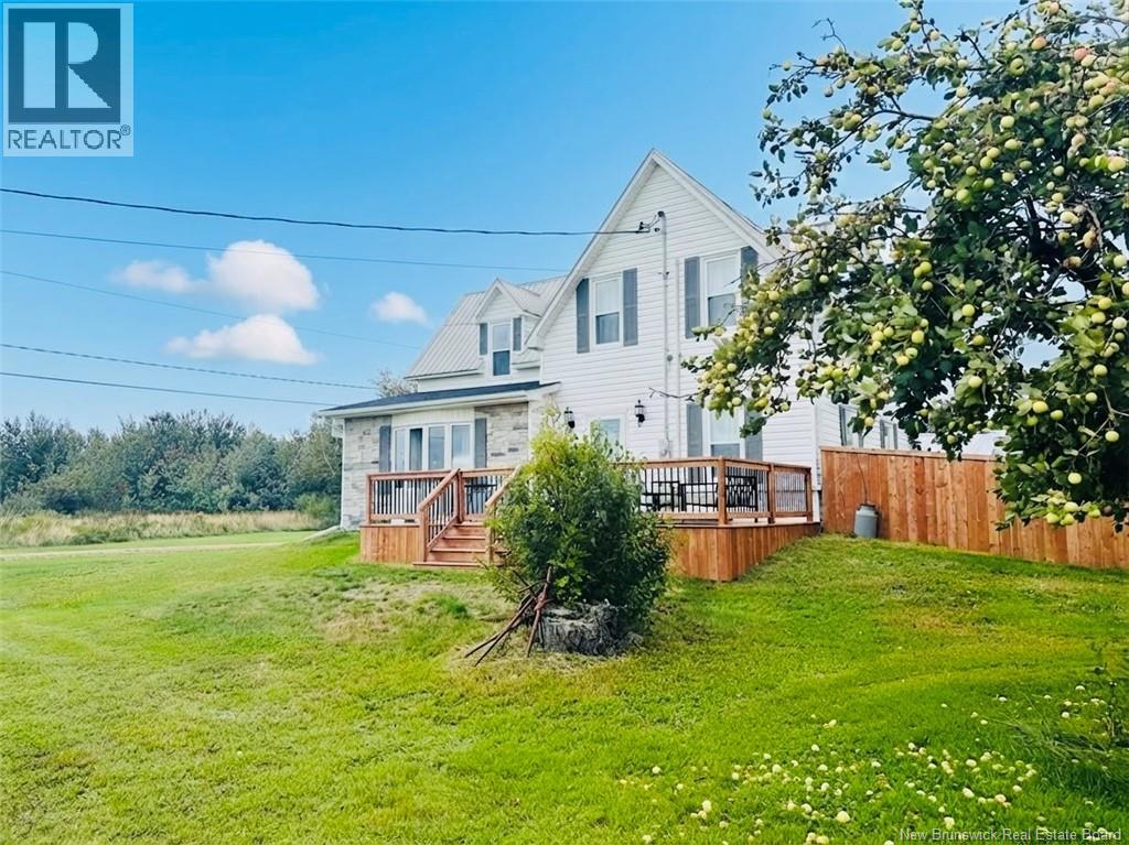 10 Thibodeau Lane, Baie-Sainte-Anne — photo 2